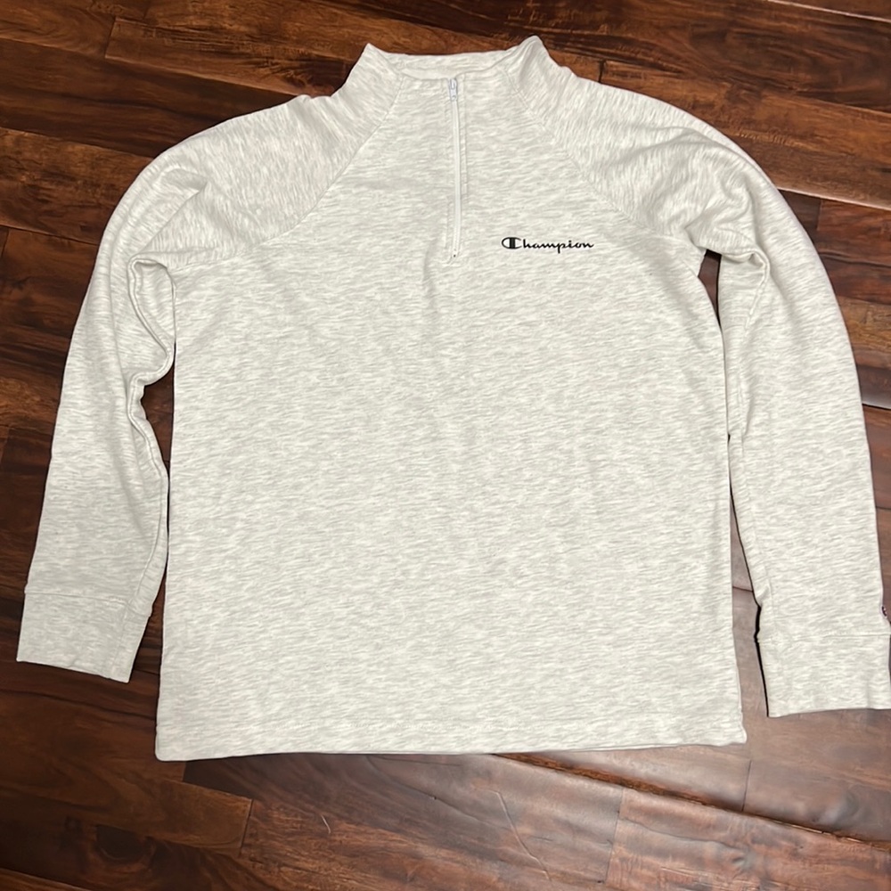 Women’s Champion light gray pull over. Sz Large